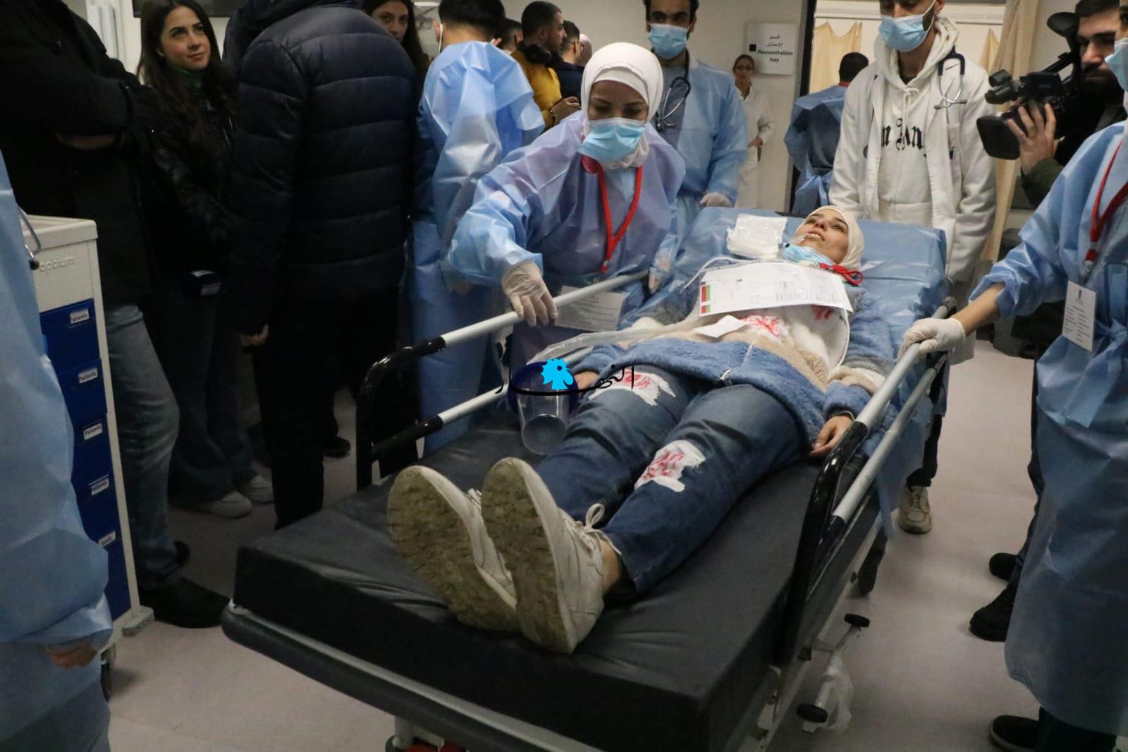 مناورة في مستشفى رفيق الحريري حول الكفاءة والجهوزية لمواجهة أي عدوان على لبنان (صور)